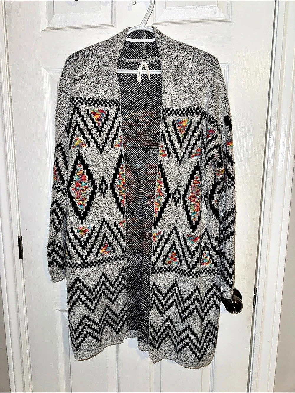 Dreamers Geometric Knit Cardigan in Gray & Black Size M/L